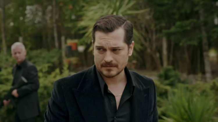 <p><span style="color:#FF0000"><strong>EŞREF R&Uuml;YA İKİNCİ SIRADA</strong></span></p>

<p><strong>Listenin ikinci sırasında ise ge&ccedil;tiğimiz sezonda da &ccedil;ok konuşulan "Eşref R&uuml;ya" var.&nbsp;</strong></p>
