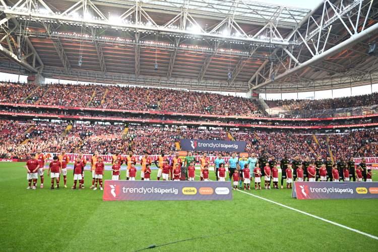 <p>Galatasaray maç öncesi Filistin'e anlamlı bir destek de bulundu.</p>