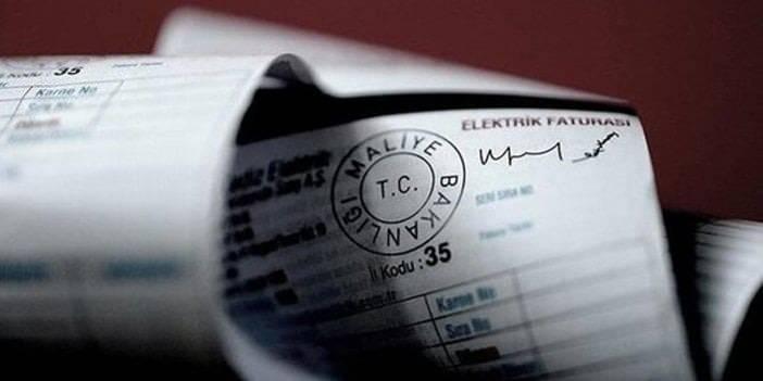 <p><span style="color:rgb(178, 34, 34)"><strong>10- SANAYİ VE TİCARETHANELERDE YENİ UYGULAMA İÇİN TÜKETİM LİMİTİ NE KADAR?</strong></span></p>

<p> </p>

<p>Uygulama değiştirilmeyerek bu tüketici grupları için yıllık limit 15 bin kilovatsaat olarak muhafaza edilmiştir.</p>
