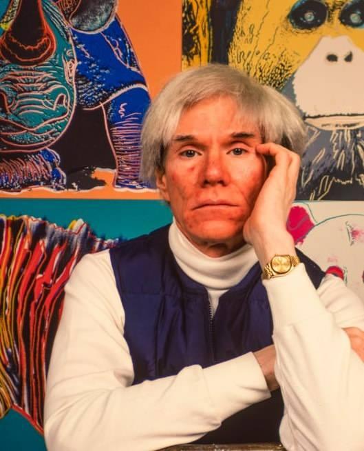 <p>Uzmanlara danışan koleksiyoner, posteri inceleten sanat tarihçileri sayesinde eserin Warhol’un 1950’li yılların ortalarında yaptığı erken dönem serigrafi baskılarından biri olduğunu öğrendi.</p>
