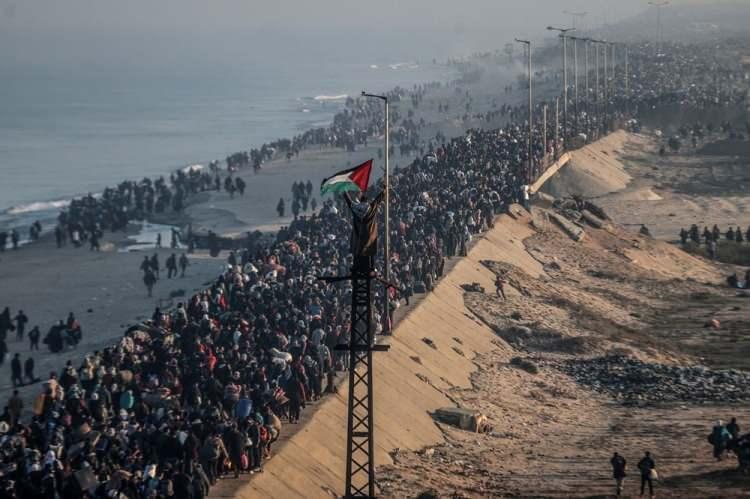 <p>2015'ten bu yana AA'da foto muhabiri olarak görev yapan Jadallah, 15 yılı aşkın süredir Gazze Şeridi'ndeki yaşamı belgeleyerek, İsrail'in bölgeye yönelik saldırılarının insani etkilerini ve gerçekliğini dünya kamuoyuna aktarıyor.</p>
<p> </p>