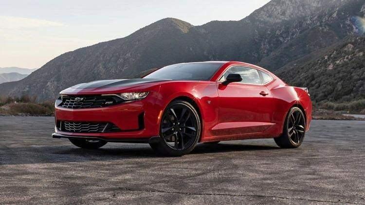 <p><span style="color:#B22222"><strong>13)  CHEVROLET CAMARO</strong></span></p>
