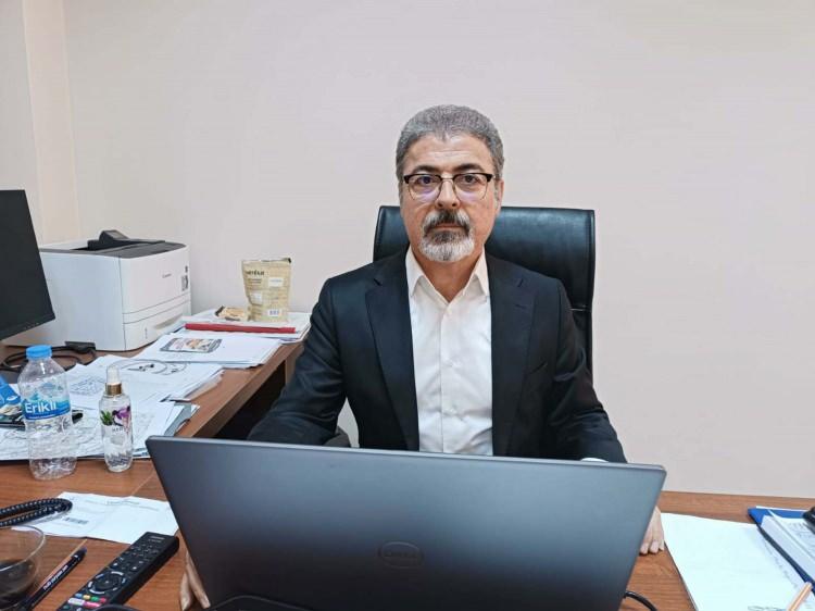 <p>Prof. Dr. Sözbilir, Simav fay zonunun en batısında yer alan Sındırgı fayının güneyinde yeni tespit edilen fayların, dağlık bölgeden ovaya doğru basamak şeklinde dizildiğini de belirterek, <strong>"Bu faylar, 750 metrelik yükseklikten 250 metreye kadar kademeli bir şekilde uzanıyor. Aralarında 400-500 metrelik kot farkı bulunan beş farklı basamak yapısı tespit ettik" </strong>açıklamalarında bulundu.</p>

<p> </p>
