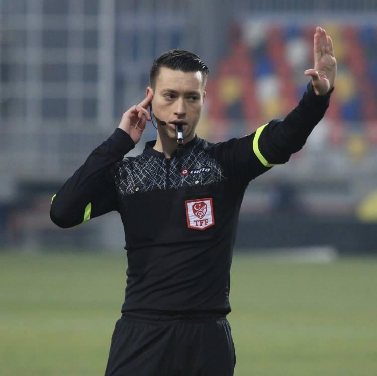 <p>Zorbay Küçük'ün bu sezon Süper Lig dahil olmak üzere yönettiği maçlar: </p>