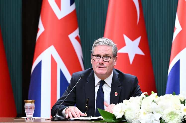 <p><span style="color:#B22222"><strong>YUNANİSTAN MEDYASI: "TÜRKİYE FARKI KAPATMAYA ÇALIŞIYOR"</strong></span></p>
