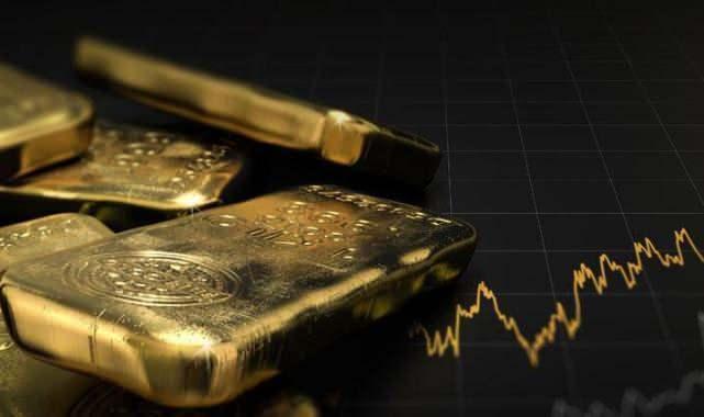 <p>HSBC, Hindistan ve Çin gibi piyasalarda artan altın ETF talebinin, yüksek likidite sayesinde yerel hisse senedi alımlarını olumsuz etkilemeyeceğini vurguladı.</p>

<p> </p>

<p>Banka, yüksek altın fiyatlarının perakendeci satış hacimlerini ve mağaza trafiğini azaltabileceğini, ancak stok değer kazançlarının kâr marjları üzerindeki olası etkileri dengeleyebileceğini ekledi.</p>
