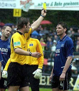 <p><strong>2005 – Almanya: Robert Hoyzer Bahis Skandalı</strong></p>
