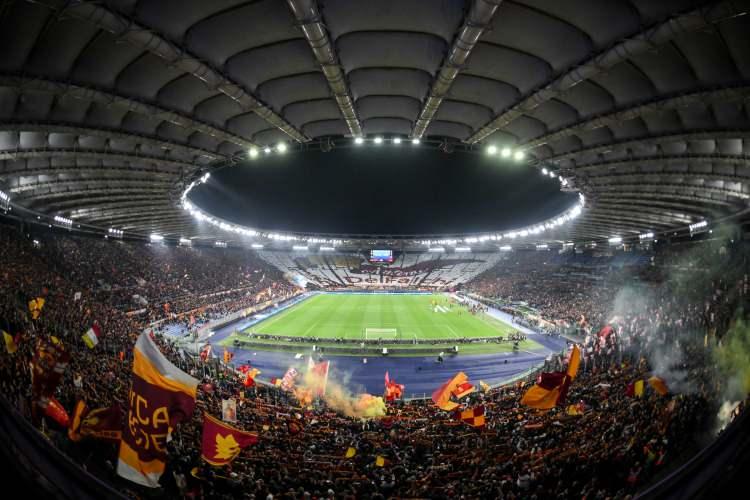 <p>18- ROMA OLİMPİYAT STADYUMU</p>

<p>* Kapasite: 70 bin</p>

<p>* Takım: Roma ve Lazio</p>

<p>* Konum: Roma (İtalya)</p>
