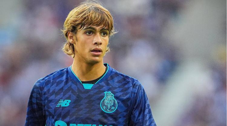 <p>Rodrigo Mora - Portekiz - Porto</p>
