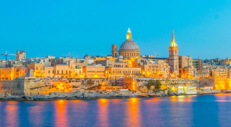 <p><span style="color:#B22222"><em><strong>Seyahat dünyasının en prestijli ödüllerden biri olarak kabul edilen Conde Nast Traveller Okuyucuların Seçimi Ödülleri, "Dünyanın En İyi Şehri" unvanına layık görülen kenti açıkladı. Akdeniz'in sıcak dokusunu gözler önüne seren Valletta, seyahat tutkunlarının gözdesi olarak öne çıktı.</strong></em></span></p>