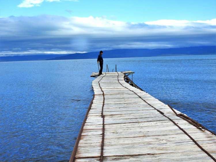 <p>Kuraklık, dünyanın en büyük sodalı, Türkiye'nin ise en büyük gölü olan Van Gölü'nde ciddi çekilmelere neden oldu.</p>

<p>Van Gölü'nde yaşanan çekilme ile birlikte birçok tarihi kalıntı ile dünyanın en büyük mikrobiyalitleri gün yüzüne çıktı.</p>
