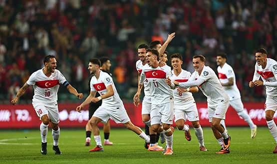<p>Ayrıca listede 3 Türk futbolcu da var.</p>
