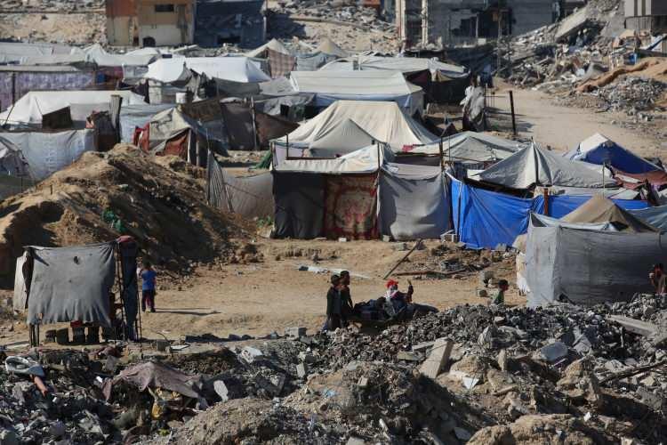 <p><span style="color:#B22222"><strong>66 BİN TON BOMBA</strong></span></p>
<p><br />
Gazze'de yaklaşık 66 bin ton patlamamış mühimmat bulunuyor.</p>
<p>Bombalar nedeniyle şimdiye kadar en az 53 kişi hayatını kaybetti.</p>