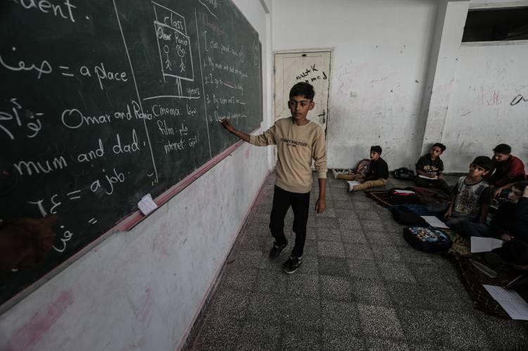 <p>Razi Okulu Müdürü Nesrin Ebu Neda, öğrencilerin derslerine dönüşünü "gurur verici" olarak nitelendirdi.</p>

<p> </p>

<p>Kaynak: NTV</p>

<ul>
</ul>
