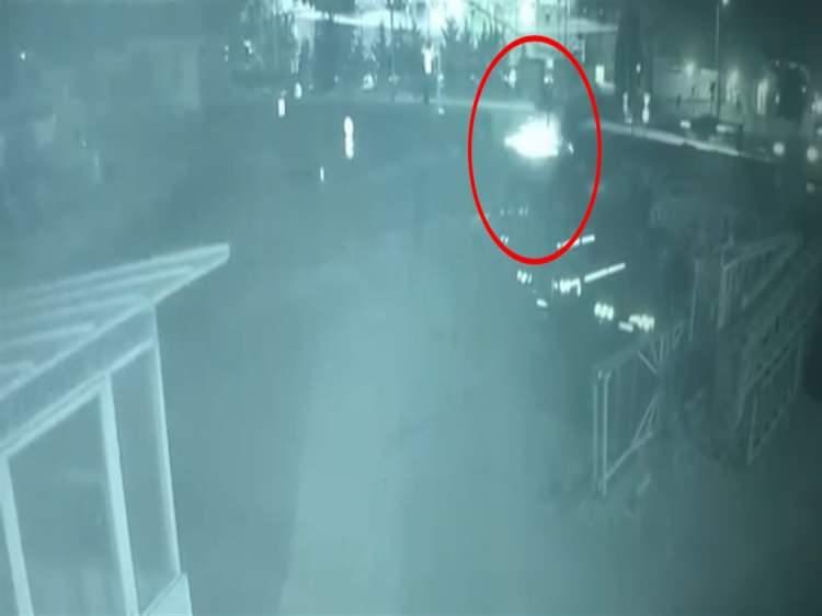 <p><span style="color:#A52A2A"><strong>İKİ KARDEŞ KURTARILAMADI </strong></span></p>

<p> </p>

<p>Çevredekilerin ihbarı üzerine kaza yerine polis, itfaiye ve sağlık ekipleri sevk edildi.<strong><span style="color:#A52A2A"><em> Sağlık ekiplerinin kontrolünde, Tuğba ile Seda Akpınar'ın hayatını kaybettiği belirlendi.</em></span></strong></p>
