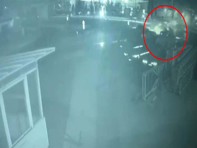 <p>Tuğba Akpınar idaresindeki 16 BGM 213 plakalı otomobil ile İsmail Sevinç yönetimindeki 16 BHS 56 plakalı kamyonet çarpıştı.</p>