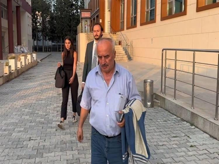 <p> 'Arel 7'nin demirlediği Yalova demir sahasında, mürettebatın ifadelerine de başvuruldu. Seyir sırasında gemide kaptanla birlikte 13 mürettebat olduğu öğrenildi. İfadesinde gözcü ve yardımcısının kaza saatlerinde yemeğe indiğini söyleyen Tokatlıoğlu'nun 'otomatik kaptan' sistemini açarak yerini terk ettiği ihtimalinin, kazaya neden olduğu değerlendiriliyor.</p>
