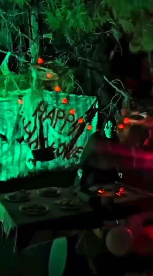 <p><span style="color:#B22222"><strong>TEPKİLER ÇIĞ GİBİ</strong></span></p>
