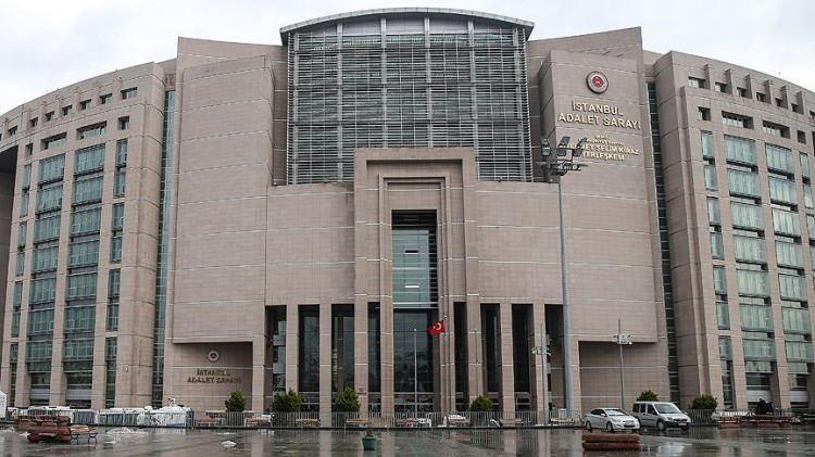 <p>Devamında İstanbul Cumhuriyet Başsavcılığı, "hakemlere yönelik soruşturma başlatıldığını" duyurdu.</p>