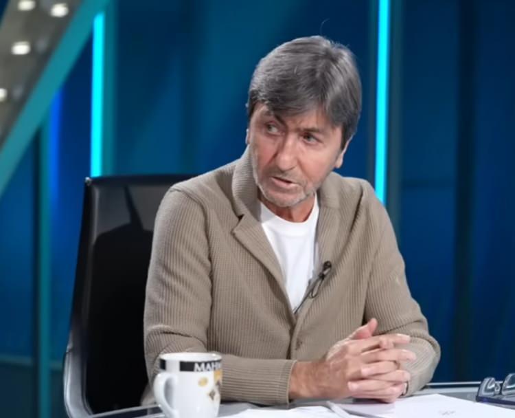 <p>Oulai'nin birkaç yıl sonra önemli bir yere transfer olacağını düşünüyorum ben açıkçası"</p>
