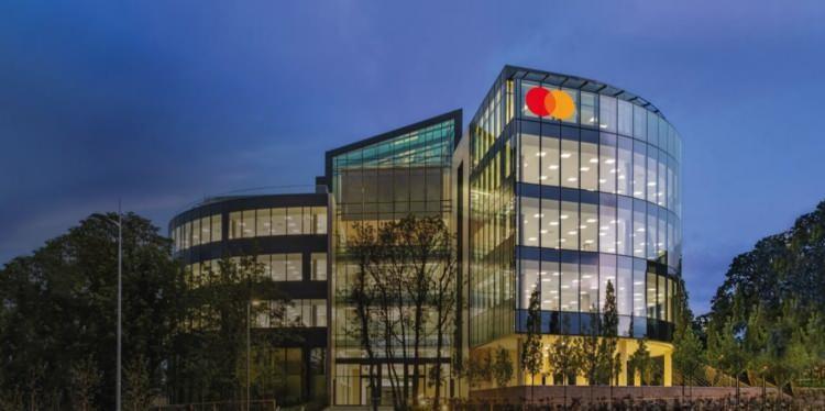 <p><strong><span style="color:#B22222">18)  MASTERCARD</span> |  509 MİLYAR DOLAR</strong></p>