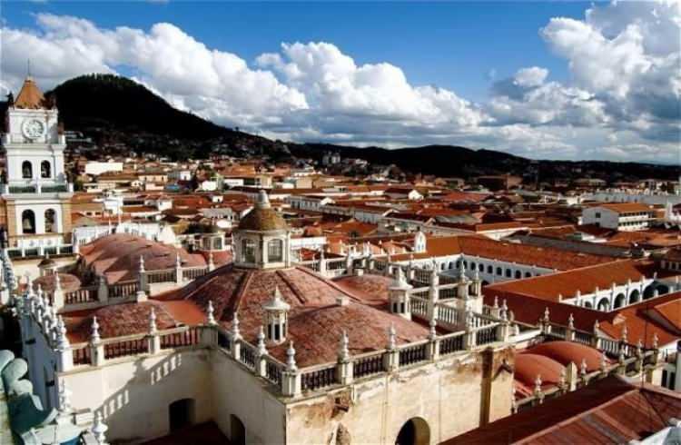 <p><span style="color:#B22222"><strong>Bolivya</strong></span></p>

<p>&nbsp;</p>

<p>90 g&uuml;n vizesiz.</p>
