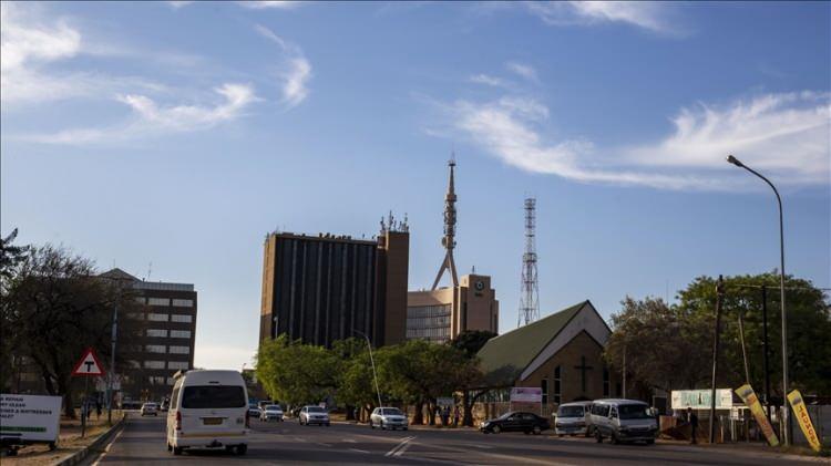 <p><span style="color:#B22222"><strong>Botsvana</strong></span></p>

<p>&nbsp;</p>

<p>90 g&uuml;n vizesiz.</p>
