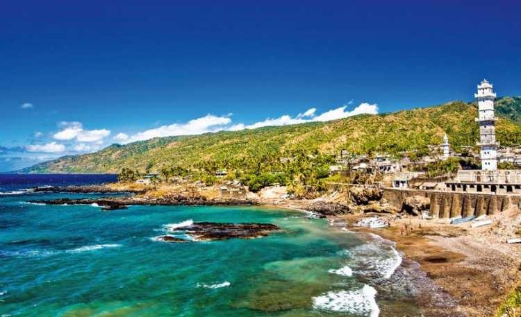 <p><span style="color:#B22222"><strong>Komor Adaları</strong></span></p>

<p>&nbsp;</p>

<p>90 g&uuml;n vizesiz.</p>
