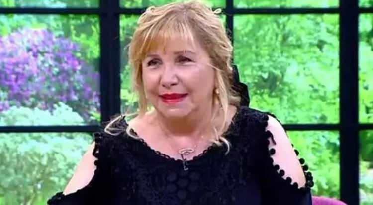 <p>Geçtiğimiz yıl pankreas kanserine yakalandığını duyuran Gül Onat, bir süredir tedavi gördüğünü açıklamıştı.</p>