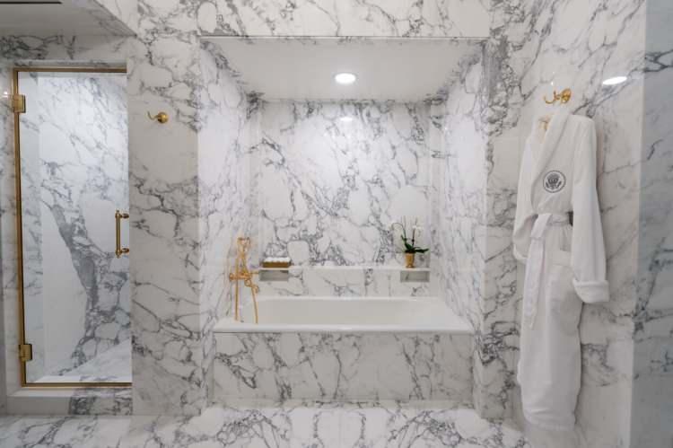 <p>Trump, yenilenen alanın fotoğraflarını kendi sosyal medya platformu Truth Social üzerinden paylaştı.</p>