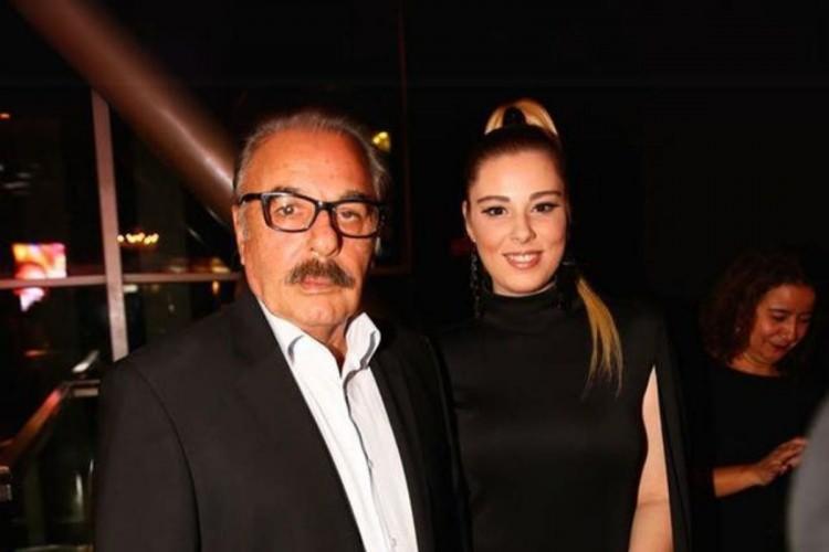 <p><strong>O kadar kurnazca şeyler yapıldı ki, ilk açıklamalarında sanki bütün mirasını hayır kurumlarına dağıtmışlar gibi konuştular. Öyle bir şey yoktu, tamamen paravan olarak kullandılar. Hani şey dersiniz ya, “Düşmanın da hayırlısı gelsin”, gerçekten öyle. Biraz o konuda zorlanıyorum açıkçası. Onların oynadığı oyunlara benim aklım ermiyor. Maalesef şu an çocuklarına hiçbir şey yok. Babamın ilk nikahlı eşi Zehra Hanım’a da yok, ablalarıma da. Sadece yeğenlere var."</strong></p>
