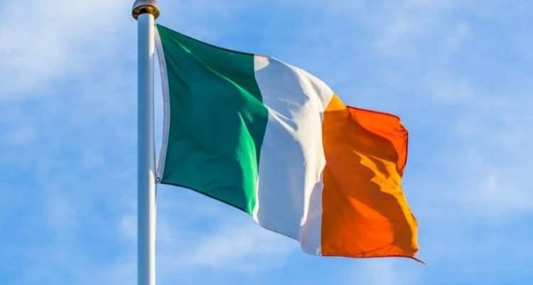 <p><span style="color:#B22222"><strong>İrlanda:</strong> </span></p>

<p>&nbsp;</p>

<p>Askerler</p>
