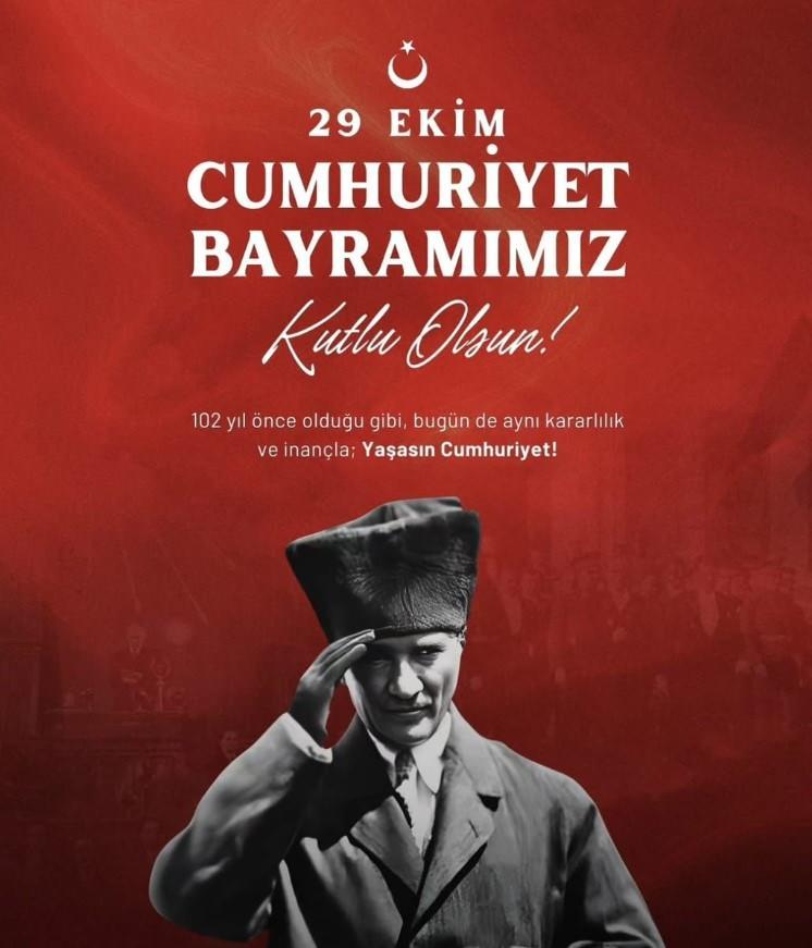 <p><span style="color:#FF0000"><strong>HÜLYA KOÇYİĞİT</strong></span></p>
<p><strong>Türk sinemasının usta ismi Hülya Koçyiğit, sosyal medya hesabından yaptığı paylaşıma, anlamlı bir not düştü.</strong></p>
<p><strong>"Bugün, bir ulusun küllerinden yeniden doğduğu, bağımsızlık ve özgürlük inancının taçlandığı en büyük gün…</strong></p>
<p><strong>Gazi Mustafa Kemal Atatürk ve silah arkadaşlarını sonsuz minnet ve saygıyla anıyorum.</strong></p>
<p><strong>Atamızın önderliğinde kurulan bu eşsiz miras; aklın, bilimin, vicdanın ve umudun ışığıdır.</strong></p>
<p><strong>Yaşasın Cumhuriyet!<br />
29 Ekim Cumhuriyet Bayramımız kutlu olsun."</strong></p>