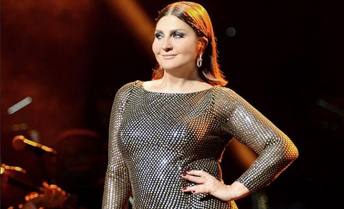 <p>Sibel Can'ın yılbaşı konseri sahne ücretinin 8 milyon TL olduğu iddia edildi.</p>
