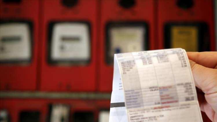 <p>AA muhabirinin derlediği bilgilere göre, Türkiye genelinde yaklaşık 43 milyon mesken abonesi bulunuyor. Yeni limitin yürürlüğe girmesiyle birlikte, yaklaşık 2,5 milyon abonenin (tüm mesken abonelerinin yaklaşık yüzde 6'sı) düzenlemeden etkileneceği öngörülüyor.</p>

<p> </p>
