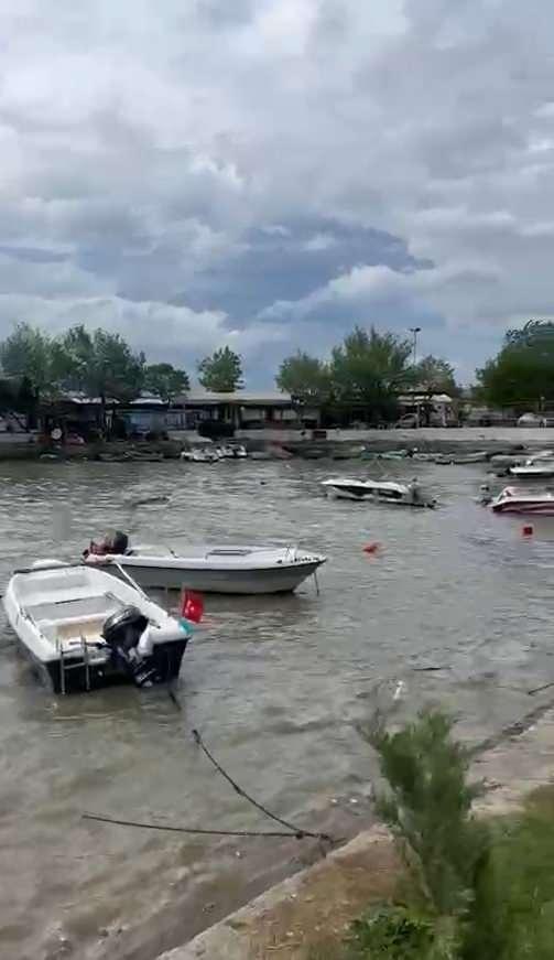 <p>Küresel ısınmaya bağlı olarak yaşanan kuraklık, <strong>'su şehri'</strong> Bursa'da ciddi boyuta ulaştı. </p>
