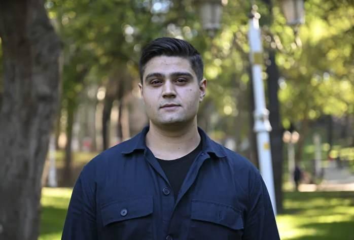 <p><span style="color:#B22222"><strong>4,5 AYDA 66 KİLO VERDİ</strong></span></p>

<p>Ancak elendiktan sonra hayalinden vazgeçmeyen Ulaş, 2020'de yeniden şansını denemeye karar vererek evine koşu bandı kurdu ve yoğun bir tempoyla 4,5 ayda 66 kilo verdi.</p>
