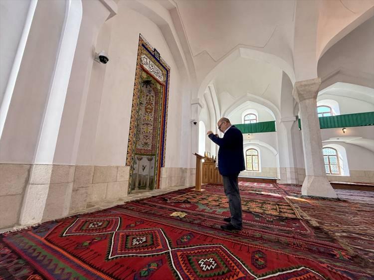 <p>İşte camiden kareler:</p>