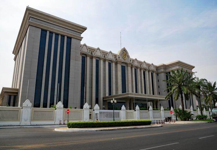 <p><strong><span style="color:#B22222">32)  KAMBOÇYA</span>  |  13,36 MİLYAR DOLAR</strong></p>
