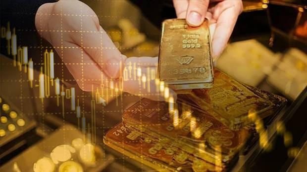 <p>Küresel belirsizlikler ve ABD Merkez Bankası'nın (Fed) olası faiz indirimleri, altın talebini rekor seviyelere taşıyor. Haftanın kapanışında gram altın 5.429 TL'ye tırmanırken, ons altın 4.007 doları gördü. Uzmanlar, yıl bitmeden gram altının 5.600 TL eşiğini zorlayabileceğini belirtiyor.</p>

<p> </p>
