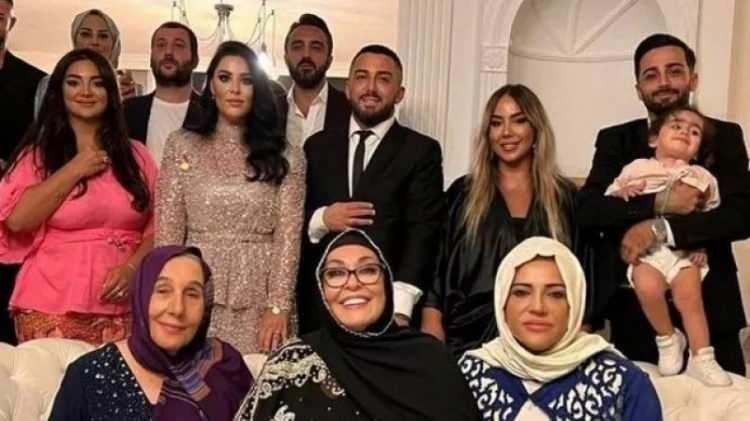 <p>En büyük payı, 3 çocuğu ve 7 yeğeni arasında paylaştırdı.</p>

<p> </p>

<p> </p>
