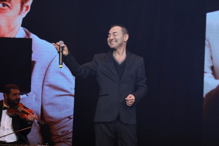 <p><strong>Ben tam tersini yaptım yaşarken tüm parayı yedim. En iyilerinin sahibi oldum hep şimdi ilgimi çekmiyor. Hiçbir şeyim yok değil, var" diye konuştu.</strong></p>
