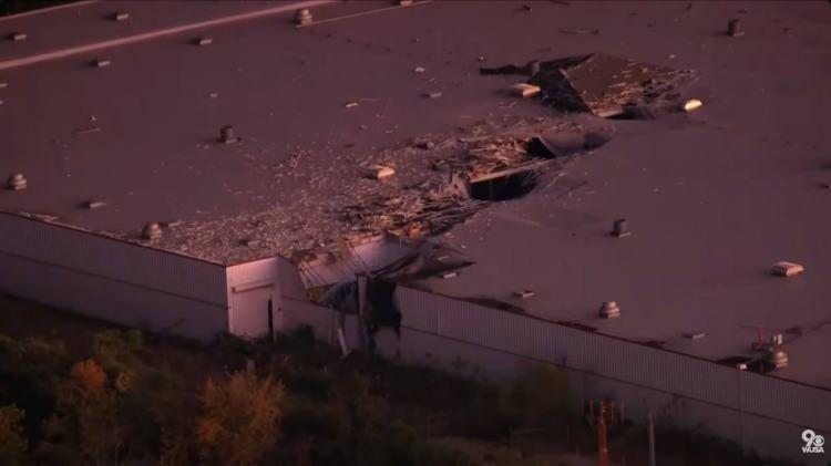 <p>ABD'nin Kentucky eyaletindeki havalimanında bir kargo uçağı kalkış sırasında düştü.</p>
