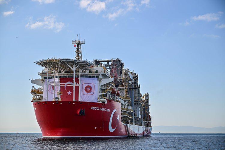 <p>Bölgedeki çalışmalara destek vermek üzere Karadeniz'e geçen gemi, Karadeniz'deki ilk sondajını ise 9 Kasım 2024'te Amasra-4 kuyusunda gerçekleştirdi. Aradan geçen 1 yılda Abdülhamid Han, Amasra-4 kuyusunun yanı sıra Karadeniz'de Türkali-19, Türkali-23, Türkali-27, Türkali-28 ve Göktepe-3 kuyularında sondaj faaliyetlerini tamamladı. Abdülhamid Han, halihazırda Karadeniz'deki sondaj çalışmalarına devam ediyor.</p>

<p> </p>
