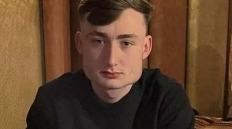 <p><span style="color:#800080"><em><strong>"Sokakta yürürken insanların bana kanser hastasıymışım gibi bakmalarını istemiyorum" </strong></em></span>sözleriyle rahatsızlığını dile getiren Linx, <strong>uzmanların yüzündeki deformasyonu düzeltmek için estetik cerrahi veya botoks önerdiğini</strong> de açıkladı.</p>
