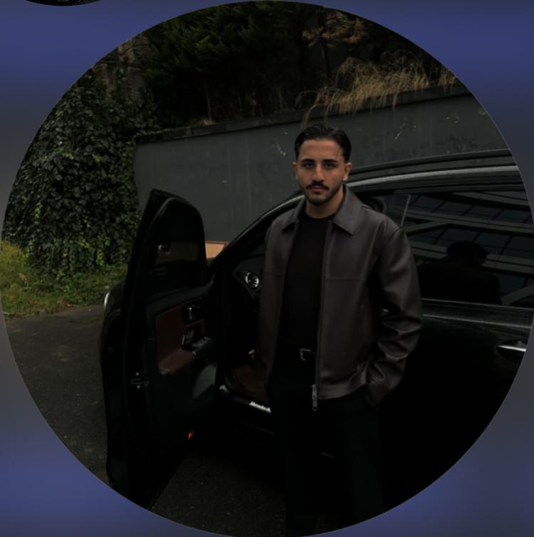 <p>İddiaya göre sosyal medya fenomeni Recep Burhan Ataman, koız arkadaşları Beyza Gizem A. (23) ve İrem S. (19) ile Cadılar Bayramı partisine katıldı.</p>
