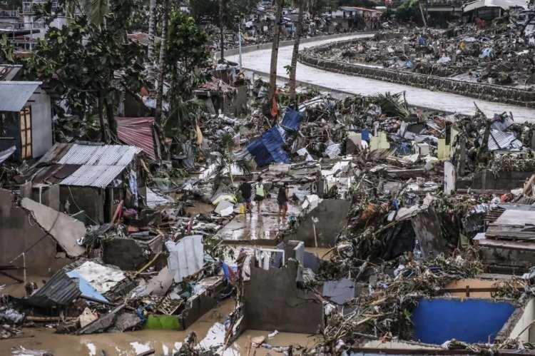 <p><strong>KENTLER SULAR ALTINDA KALDI</strong><br />
<br />
Ulusal Sivil Savunma Dairesi Başkan Yardımcısı Rafaelito Alejandro ise diğer bölgelerde 17 kişinin öldüğünü ve 26 kişinin kayıp olduğunu açıkladı.</p>

<p> </p>

<p> </p>
