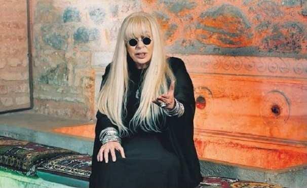 <p><strong>Duanın en büyük enerji olduğuna inanıyorum. Ne olur herkes iyi olsun. Herkes sağlıklı olsun ben dayanamıyorum böyle"</strong></p>
