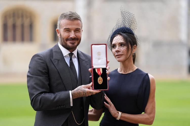 <p>Törene ünlü futbolcunun eşi <strong>Victoria Beckham</strong> ve çocukları da katıldı.</p>

