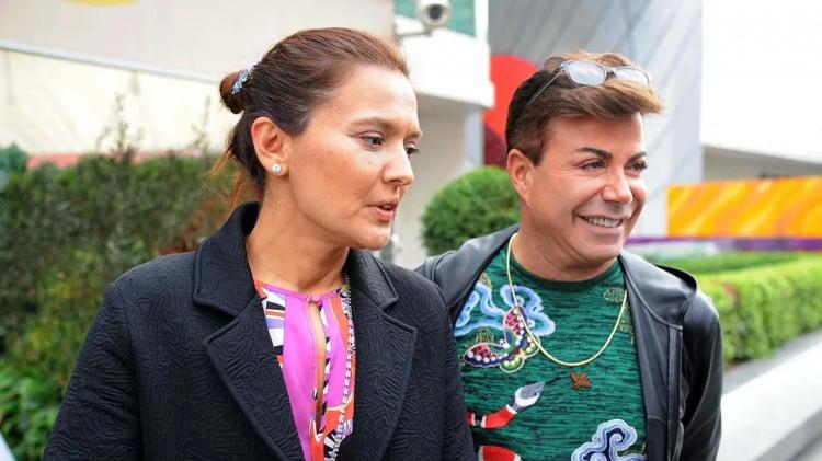 <p>Geçtiğimiz günlerde fenalaşarak <strong>yoğun bakıma kaldırılan ve tedavisi devam eden Fatih Ürek'i</strong>, hastanede ziyaret eden ünlüler arasında <strong>Demet Akalın da vardı.</strong></p>
